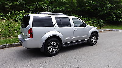 Nissan : Pathfinder SE  4X4 2006 nissan pathfinder se 4 wheel drive 3 rd row seat