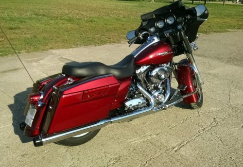 Harley-Davidson : Touring 2009 harley davidson street glide flhx only 2 200 miles stugris ready