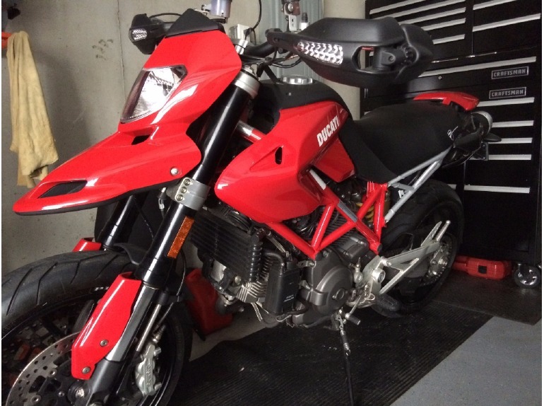 2010 Ducati Hypermotard 1100