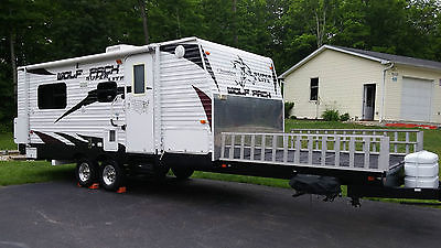 Cherokee Wolf Pack 21DFWP 2009 Toy Hauler Camper trailer RV Very Good condition