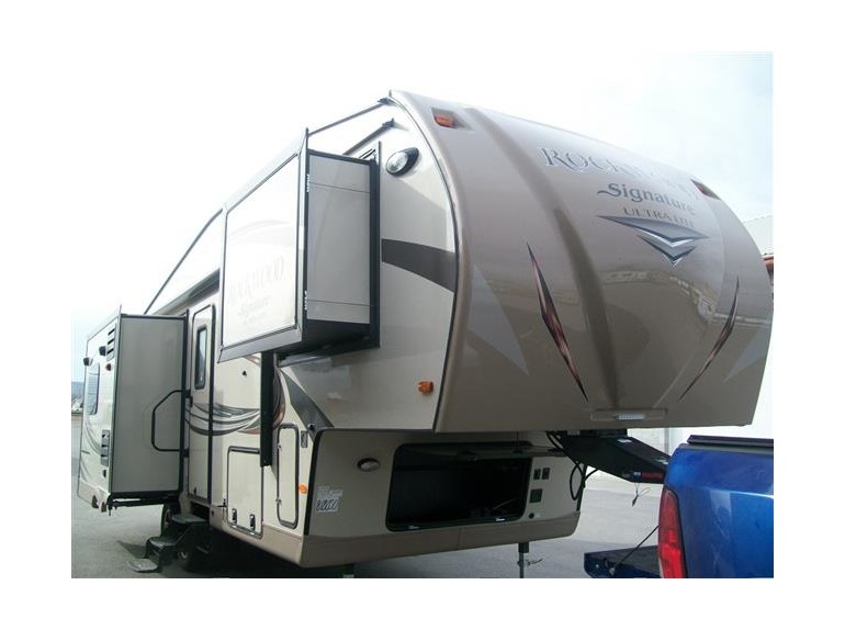 2016 Forest River Rockwood Signature Ultra Lite 8265WS