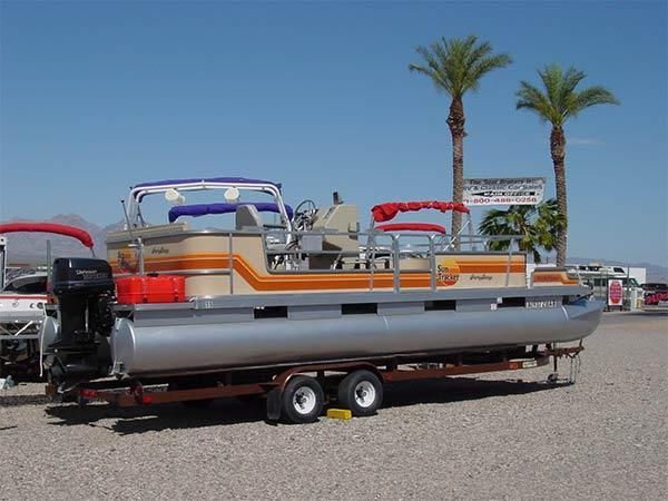 1984  24' Sun Tracker  Party Barge