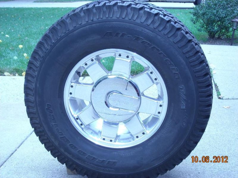 One wheel & tire for Hummer H2 17X8.5 8 SPOKE Mfg. OEM Perfect, 1