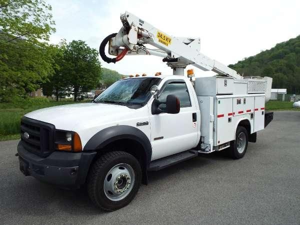 2007 Ford F550 4x4 Altec AT37