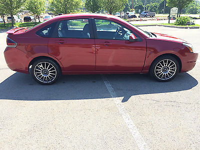 Ford : Focus Priced to Sell.  SEL Leather 2010 ford focus ses sedan 4 door 2.0 l leather 58 k miles fusion