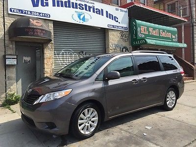 Toyota : Sienna LE Mini Passenger Van 5-Door 2014 toyota sienne le awd best price low miles in perfect condition cheap