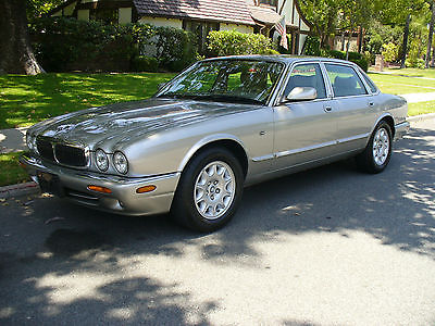 Jaguar : XJ8 Silver Gorgeous California Rust Free Jaguar XJ8 Beautiful Color Combination MUST SEE