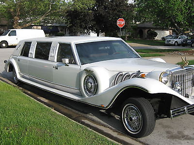 Lincoln : Town Car town car Excalibur  six passenger limousine Excalibur/ Lincoln , 1989 town car . Conversion