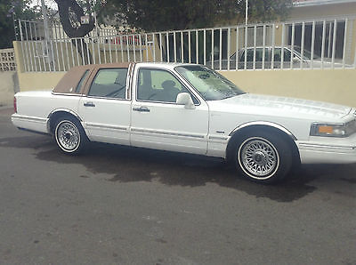 Lincoln : Continental Signature Sedan 4-Door 1995 lincoln town car presidential