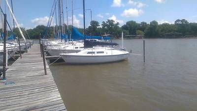 19' Starwind Sailboat in great condition, great for a family, and lake hopping.