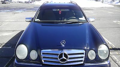 Mercedes-Benz : E-Class E 320 AWD Nice 1998 Mercedes Wagon 7 seat, tinted windows, DVD Navigation