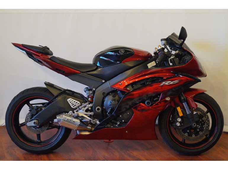 2011 Yamaha YZF-R6 Candy Red/Raven