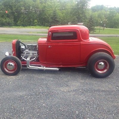 Ford : Other 1932 ford 3 window coupe red w lt brown int