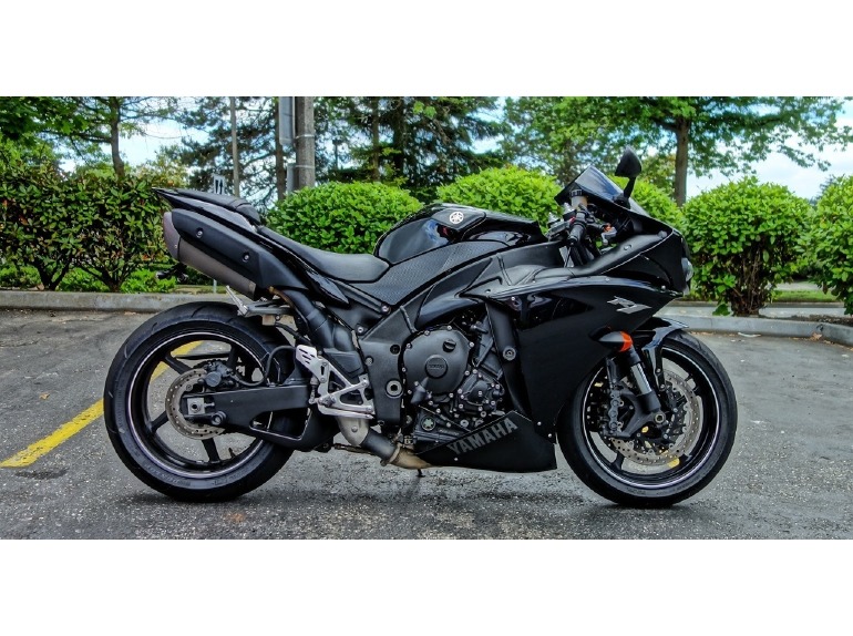 2010 Yamaha YZF-R1