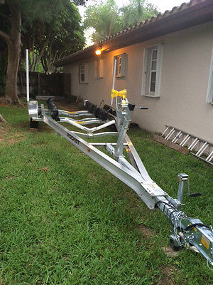 2015 ROCKET BOAT TRAILER FOR BOATS 20' TO 22' APPROX.