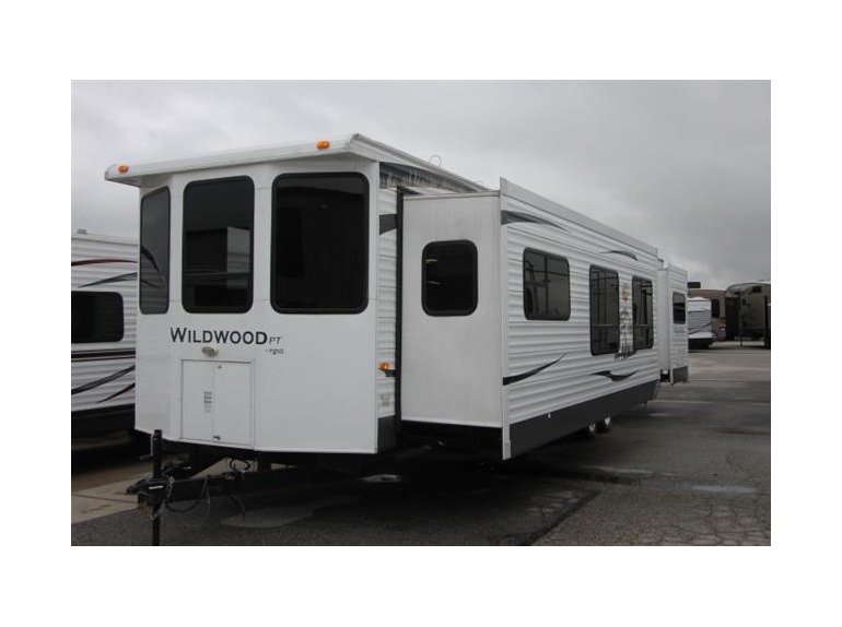 2008 Forest River Wildwood 402 2B