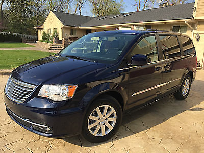 Chrysler : Town & Country TOURING 2014 chrysler town country mini van 3.6 l touring edition loaded like new