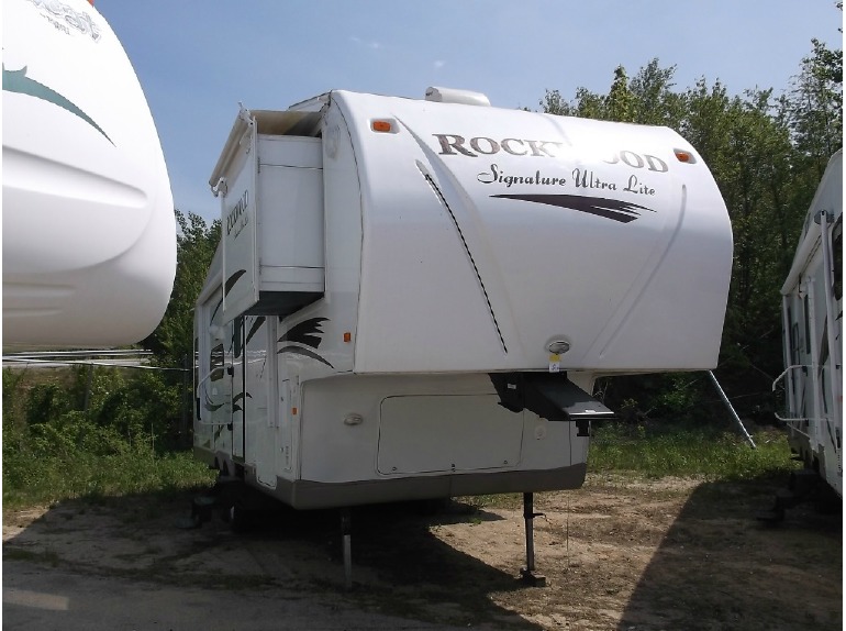 2011 Forest River Rv Rockwood Signature Ultra Lite 8285WS
