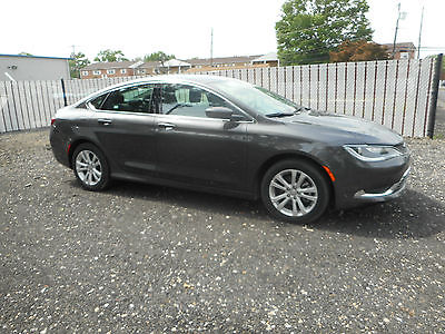 Chrysler : Other Limited 2015 chrysler 200 limited easy fix runs and drives clean title factory warranty