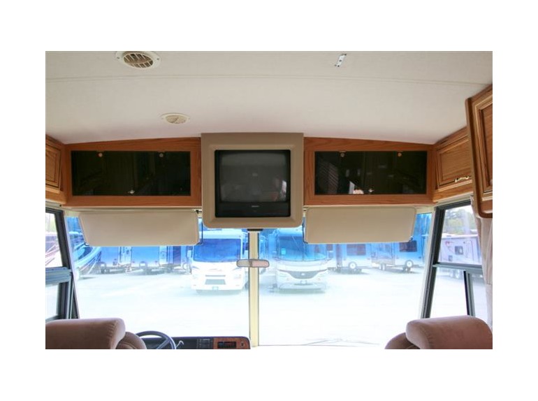 1995 Winnebago Adventurer 32 Q