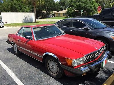 Mercedes-Benz : SL-Class 560 SL Red color,grey interior,Good condition,convertible but also come with hard top.