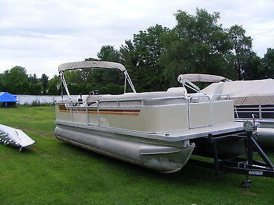 2009 MidAmerica 24' Pontoon Boat