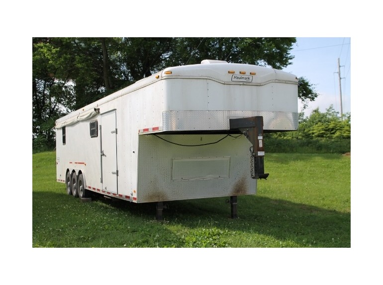 2004 Haulmark Trailer 40'