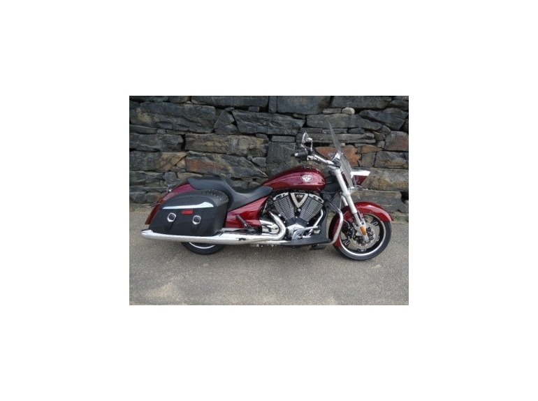 2011 Victory CROSS ROADS RED