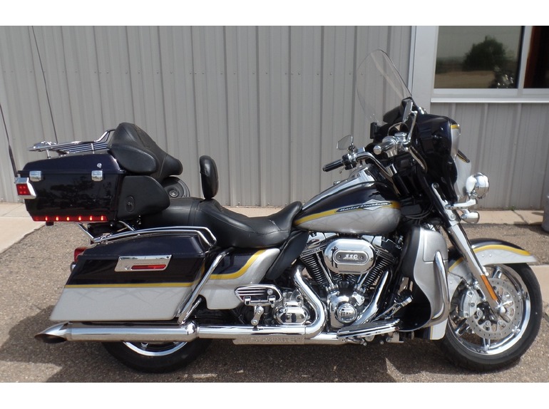 2012 Harley-Davidson FLHTCUSE7 - CVO Ultra Classic Electra Gl