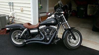 Harley-Davidson : Dyna 2011 harley davidson dyna fatbob mat black with tons of extras