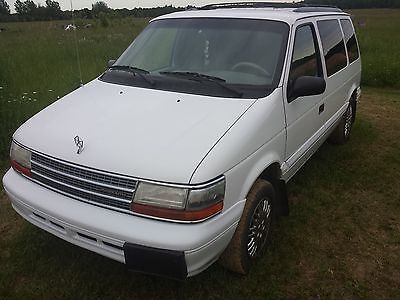 Plymouth : Voyager Base Mini Passenger Van 3-Door 1995 plymouth voyager 160 000 miles white very little rust leaks coolant