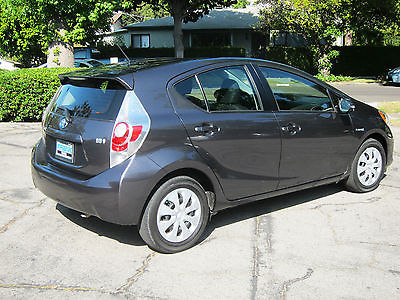 Toyota : Prius C 2014 toyota prius c grey 11 k miles mint like new no accidents rare clean car