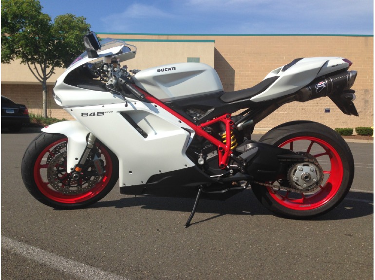 2011 Ducati Superbike 848