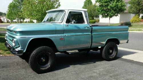 Chevrolet : C-10 C10 1966 c 10 on a 1984 k 10 4 x 4 frame