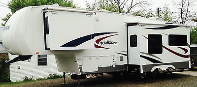 5th WHEEL HEARTLAND SUNDANCE 3 SLIDES w/AWNINGS,15,000 MILES, ALMOST NEW TIRES