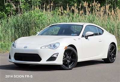 Scion : FR-S 2dr Coupe Manual 14 no accident carfax 6 speed manual transmission