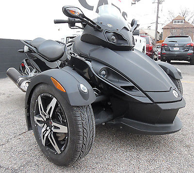 Can-Am : SE5 Roadster BRP Can-Am Spyder SE5 Low miles Perfect Conditioin