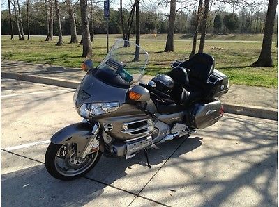 Honda : Gold Wing 2006 honda gl 1800 goldwing titanium and chrome excellent condition