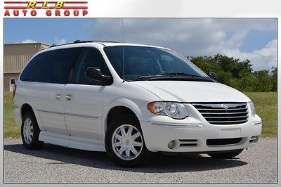 Chrysler : Town & Country Braun Lowered Touring Wheelchair Lift Handicap Van 2005 town country touring braun lowered floor wheelchair lift handicap van