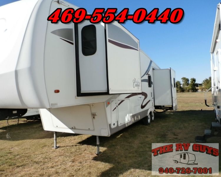 2006 Cardinal LE 5th Wheel Travel Trailer Sleeps 4 in style and comfor