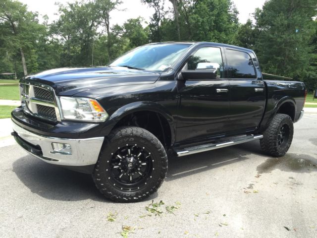 Ram : 1500 4WD Crew Cab 2011 dodge ram 1500 laramie 5.7 hemi 4 x 4 lifted and loaded 35 s on 20 s 1 owner