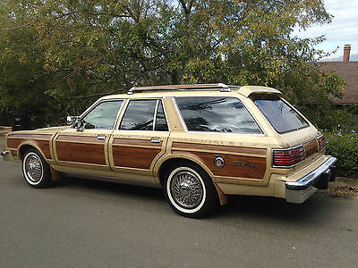 Chrysler : Town & Country Lebaron 1981 chrysler le baron town country station wagon