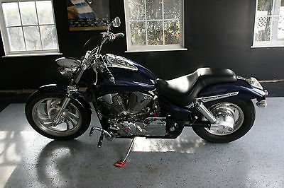 Honda : VTX Dark Blue Honda VTX 1300c with 10,171 miles garaged and pampered