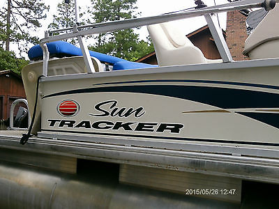 Suntracker Signature Party Barge