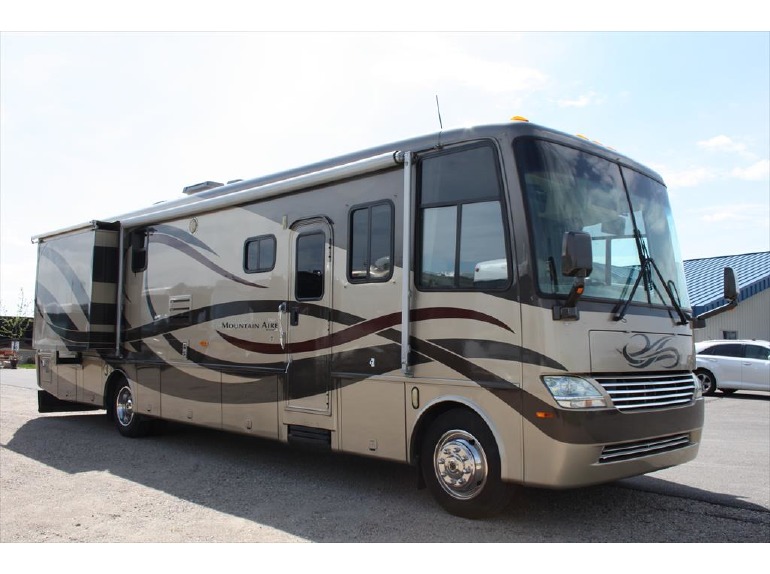 2005 Newmar Mountain Aire 3743