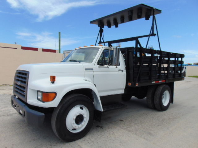 Ford : Other WHOLESALE FORD F-800 FLATBED STAKE TRUCK - CUMMINS TURBO DIESEL - AUTOMATIC - COLD A/C
