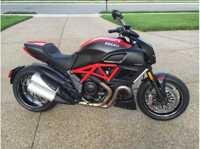 2013 Ducati Diavel CARBON