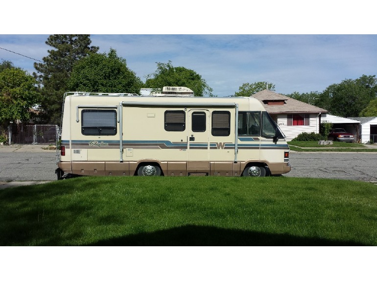 1993 Winnebago Chieftain 33