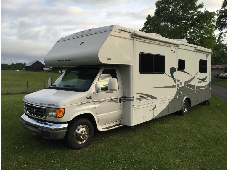 2004 Winnebago Minnie Winnie 430V