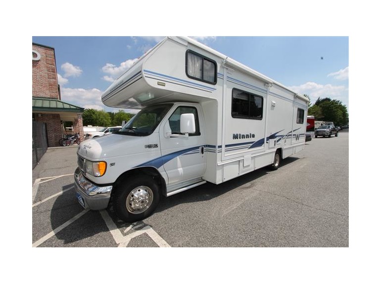 2003 Winnebago Minnie 29B